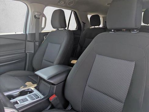 Used 2024 Ford Explorer XLT image 22