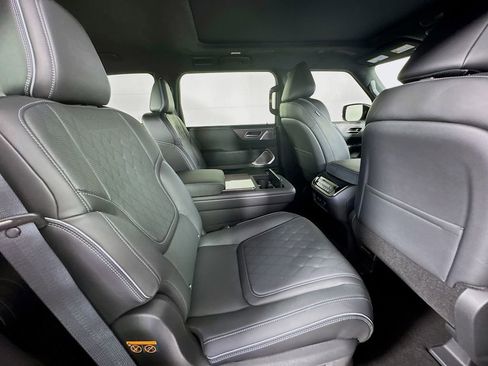 New 2026 INFINITI QX80 Autograph w/ Premium Cargo Package image 37