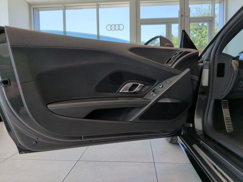 Used 2021 Audi R8 V10 w/ Premium Package RWD image 13