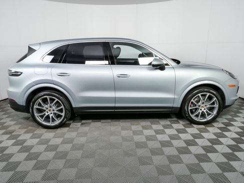 Certified 2023 Porsche Cayenne AWD/4WD image 29