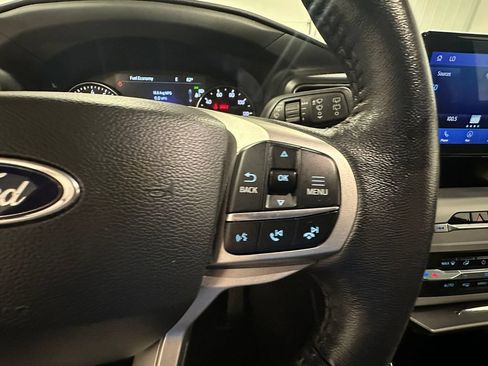 Used 2022 Ford Explorer XLT w/ Equipment Group 202A AWD/4WD image 42