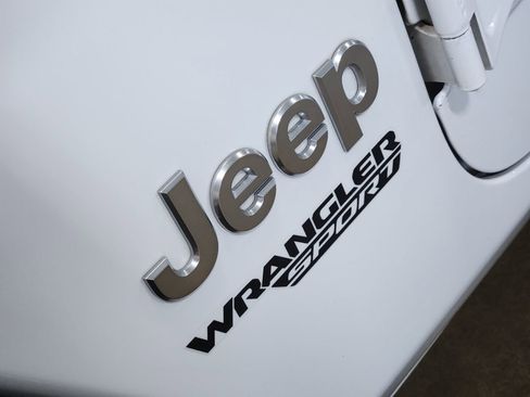 Used 2021 Jeep Wrangler Sport AWD/4WD image 25
