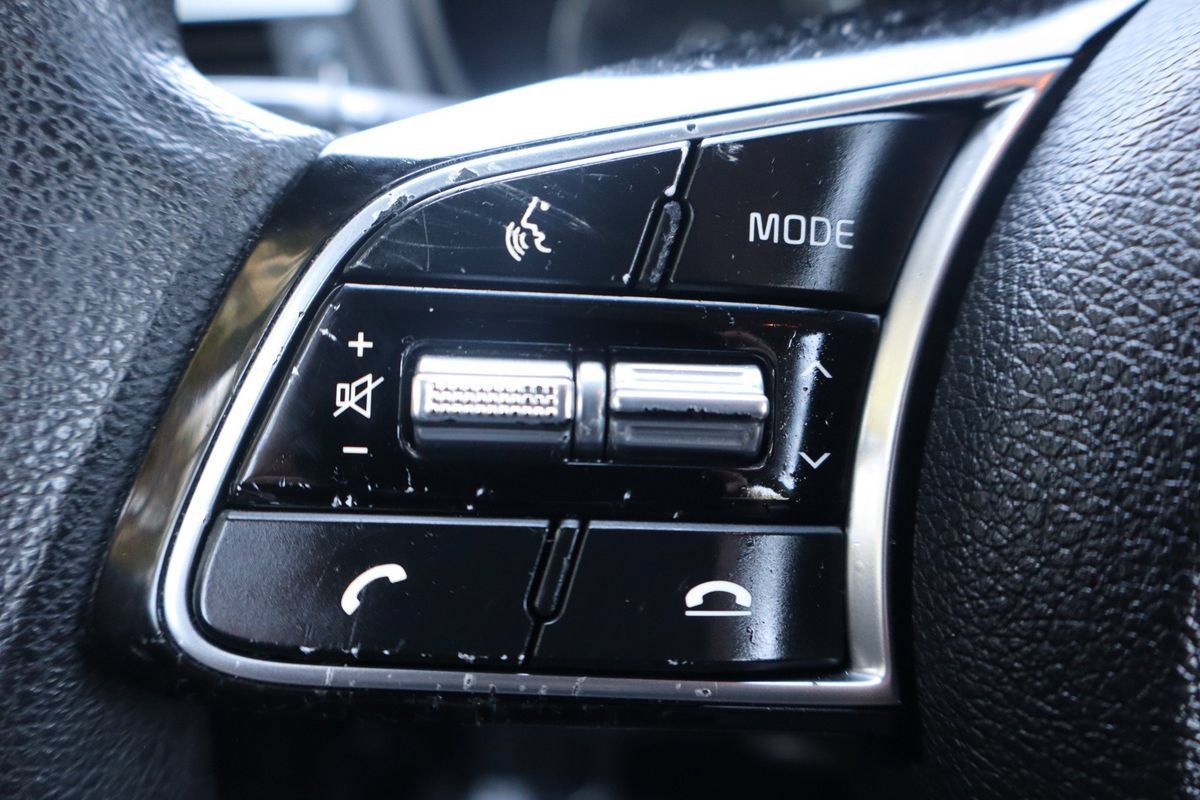 Used 2020 Kia Optima LX FWD image 27