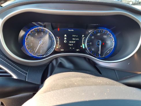 New 2026 Chrysler Pacifica Select image 11