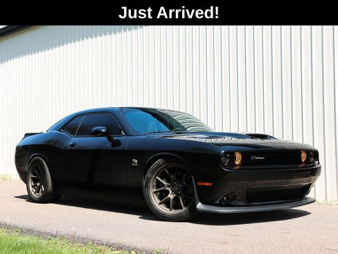 Used 2023 Dodge Challenger R/T Scat Pack RWD image 1