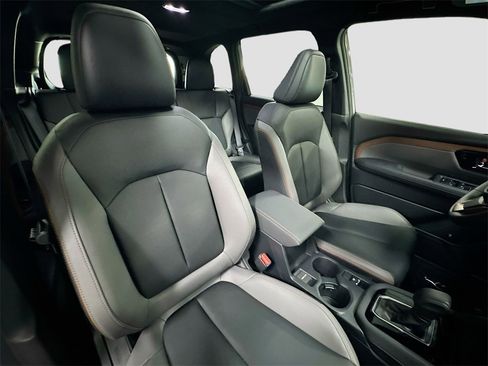 Certified 2025 Subaru Forester Sport image 28