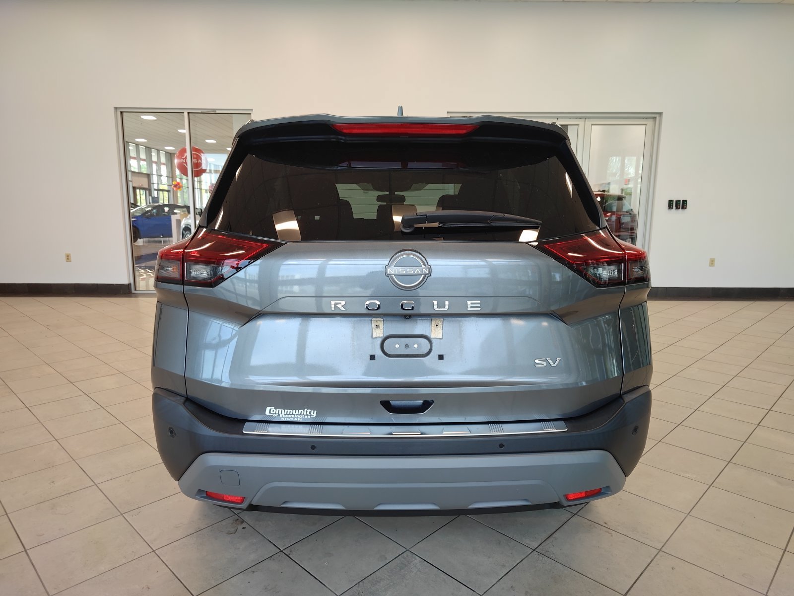 Used 2023 Nissan Rogue SV FWD image 4