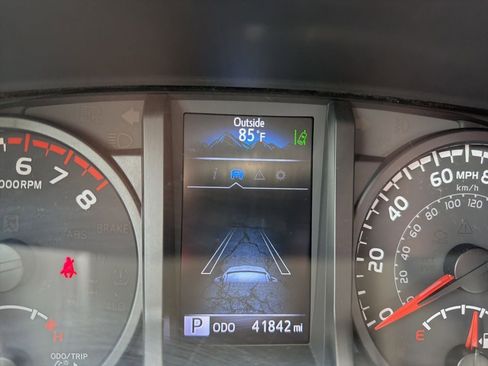Used 2022 Toyota Tacoma SR w/ SR Convenience Package RWD image 13