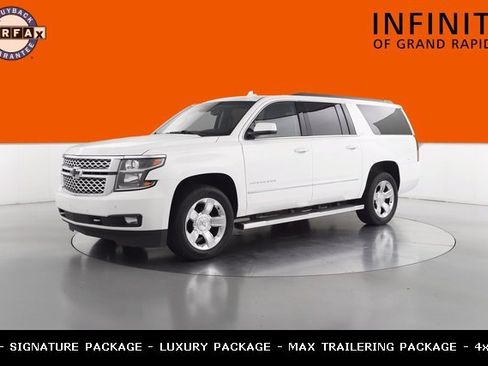 Used 2017 Chevrolet Suburban LT w/ LT Signature Package image 7
