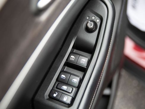 Used 2024 Jeep Grand Cherokee Limited image 19