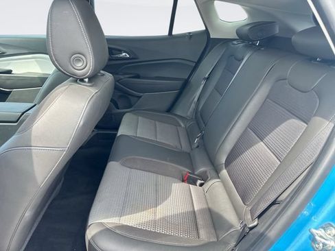 Used 2025 Chevrolet Trax LT FWD image 21
