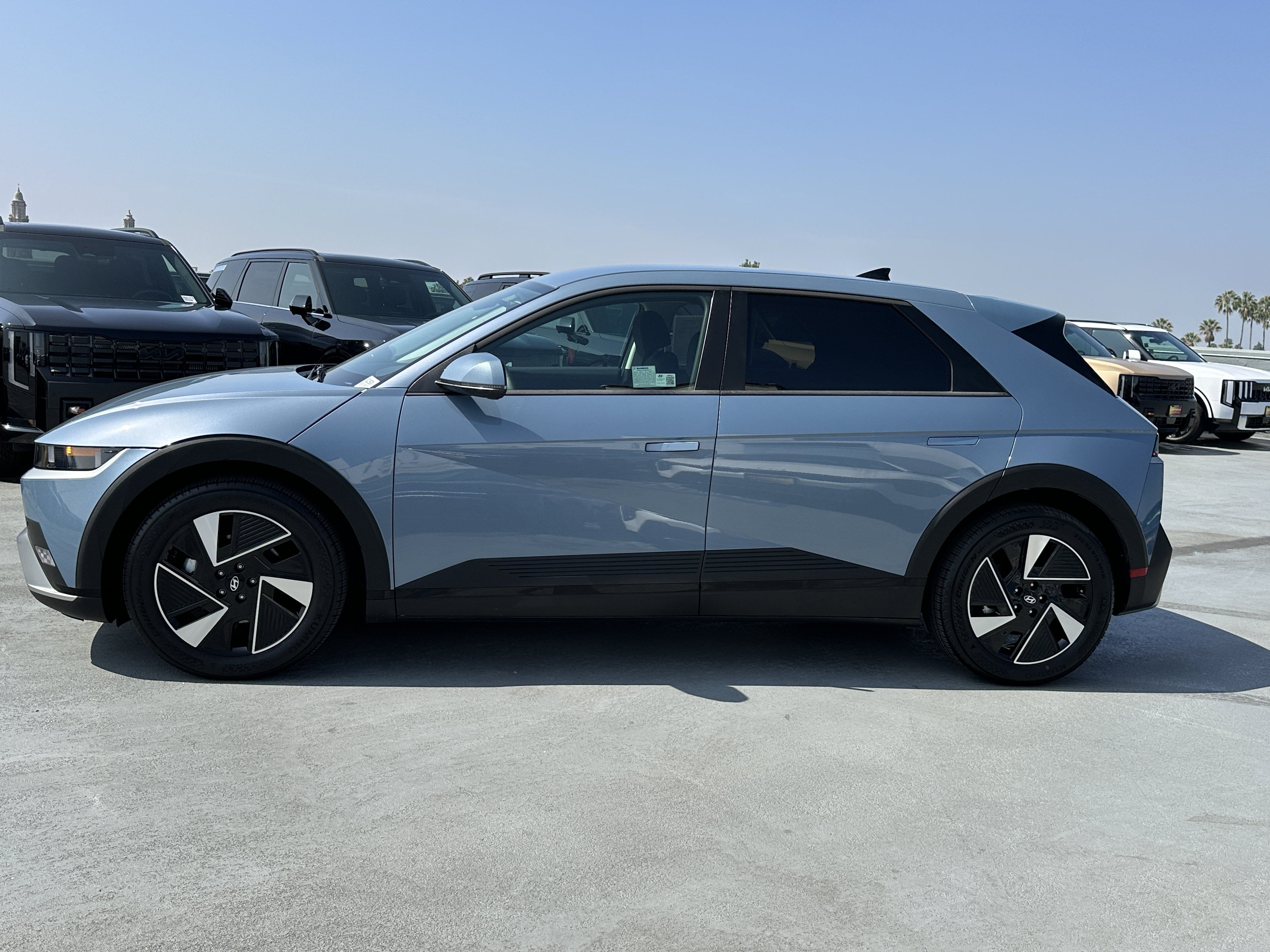 Used 2025 Hyundai Ioniq 5 SE RWD image 3
