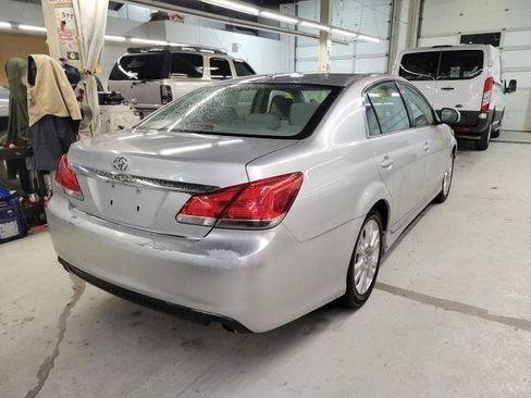 Used 2011 Toyota Avalon image 4