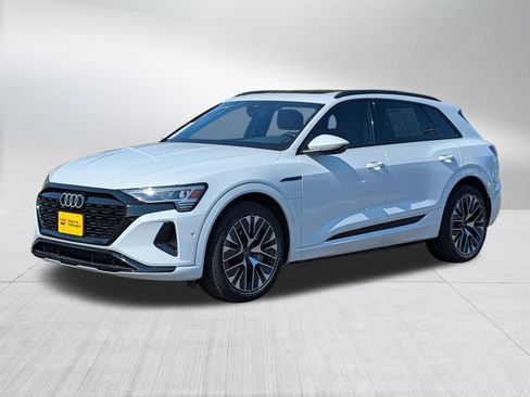 Used 2024 Audi Q8 e-tron Premium Plus w/ Premium Plus Package AWD/4WD image 3