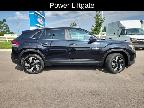 Used 2024 Volkswagen Atlas Cross Sport SE FWD image 11