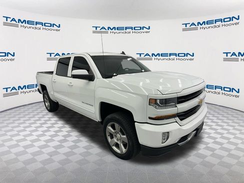 Used 2018 Chevrolet Silverado 1500 LT w/ Texas Edition AWD/4WD image 7