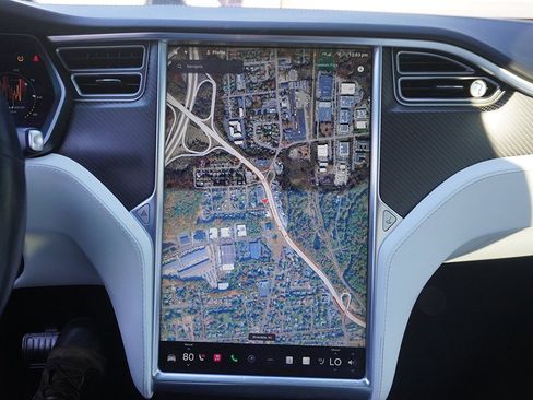 Used 2018 Tesla Model X 100D image 50