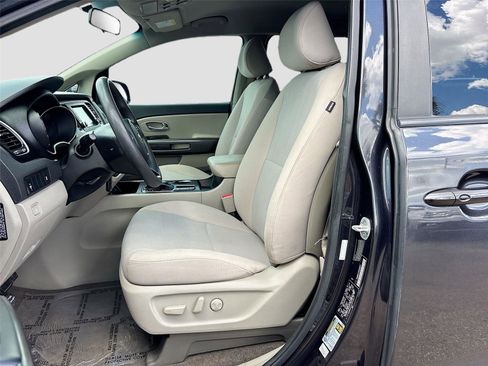 Used 2019 Kia Sedona LX FWD image 19