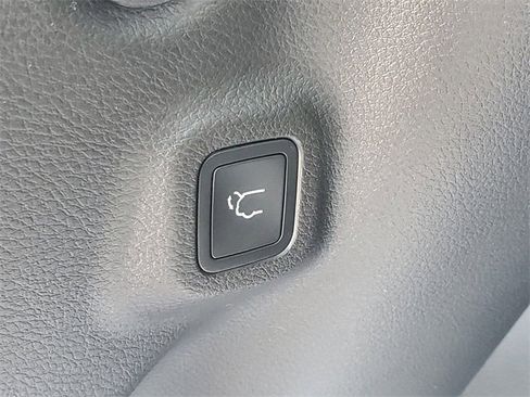 New 2026 Jeep Compass Limited w/ Sun, Sound & Navigation Group image 9