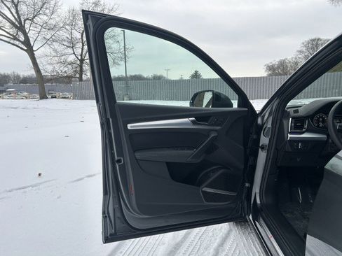 Certified 2025 Audi Q5 2.0T Premium Plus w/ Premium Plus Package image 20