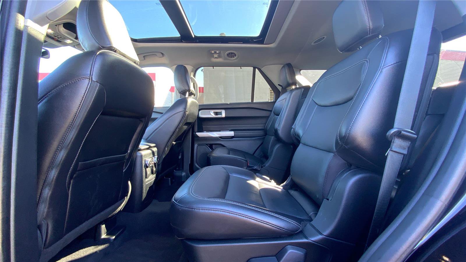 Used 2022 Ford Explorer Limited AWD/4WD image 11