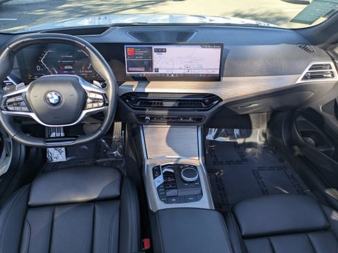 Used 2025 BMW 430i Convertible w/ Premium Package image 2