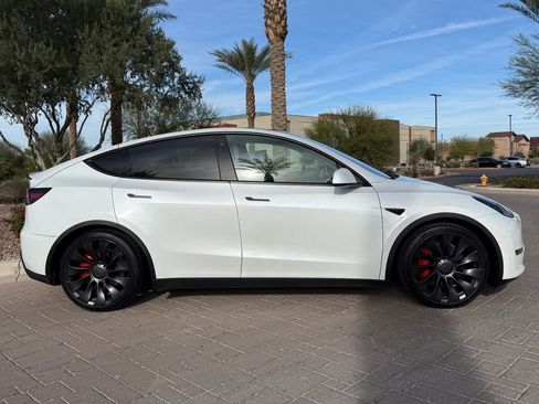 Used 2022 Tesla Model Y Performance image 2