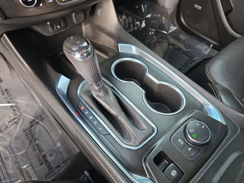 Used 2018 Chevrolet Traverse Premier image 19