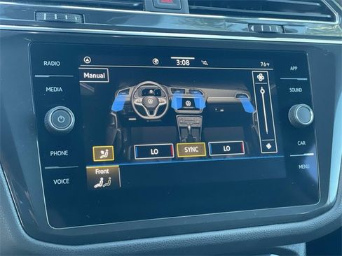 Used 2022 Volkswagen Tiguan SE image 13