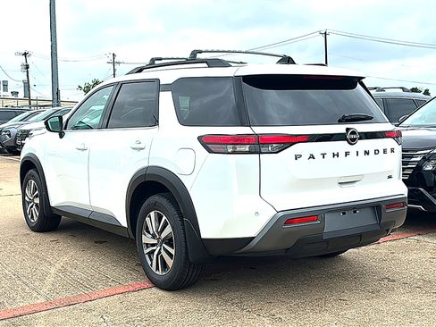 New 2026 Nissan Pathfinder SL FWD image 6