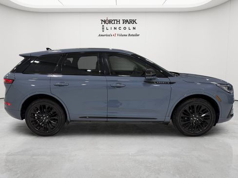Used 2023 Lincoln Corsair AWD w/ Equipment Group 101A image 6