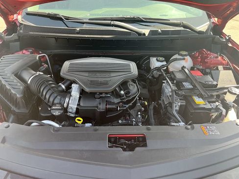 Used 2025 Cadillac XT6 Premium Luxury FWD image 33