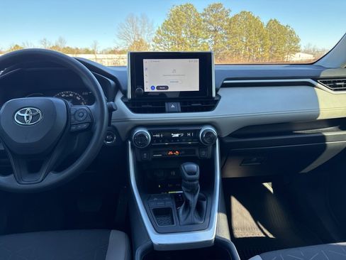 Used 2024 Toyota RAV4 XLE image 10