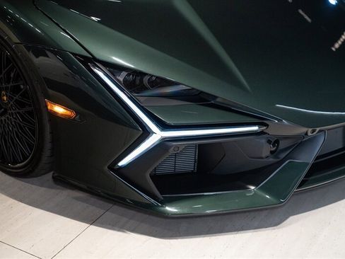 Used 2024 Lamborghini Revuelto AWD/4WD image 25