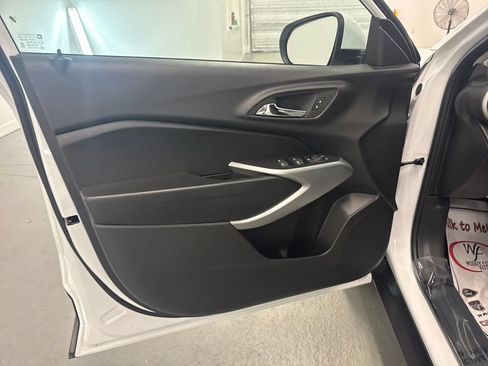 New 2026 Chevrolet Trax LS w/ LS Convenience Package FWD image 9