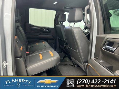 Used 2025 GMC Sierra 1500 AT4 w/ AT4 Premium Package AWD/4WD image 13