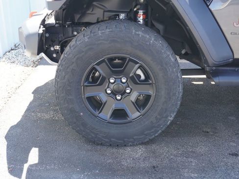 Used 2022 Jeep Gladiator Mojave w/ Cold Weather Group AWD/4WD image 6