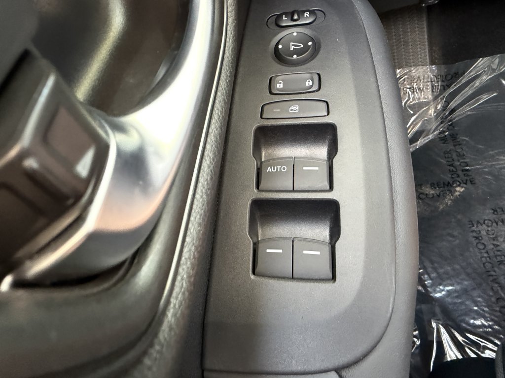 Used 2024 Honda HR-V LX image 25