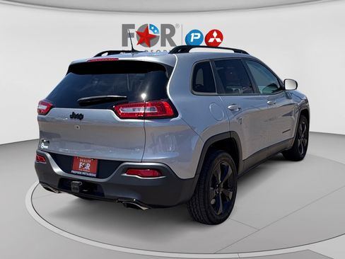 Used 2017 Jeep Cherokee High Altitude AWD/4WD image 5