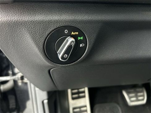 Used 2023 Volkswagen Jetta Sport image 17