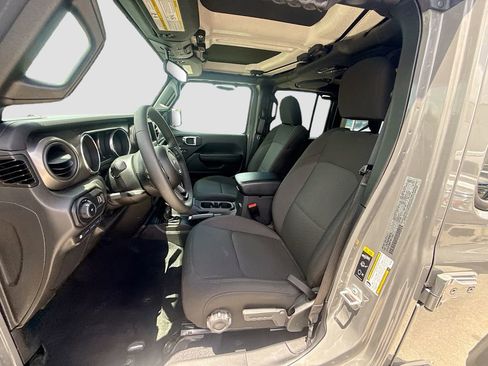 Used 2023 Jeep Wrangler Unlimited AWD/4WD image 23