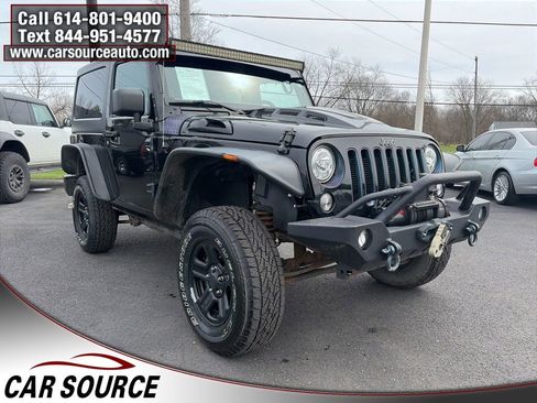 Used 2018 Jeep Wrangler Sahara w/ Connectivity Group image 4