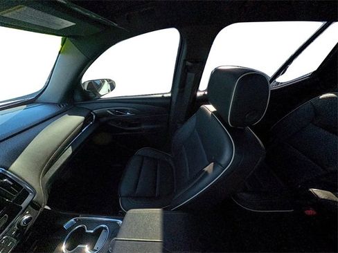 Used 2023 Chevrolet Traverse Premier w/ Redline Edition image 38