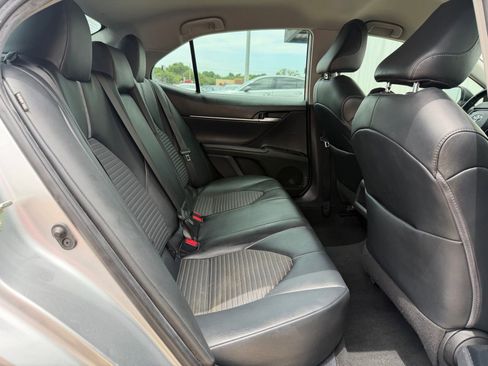 Used 2020 Toyota Camry SE FWD image 23