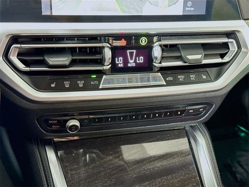 Used 2021 BMW M440i Convertible w/ Premium Package image 8