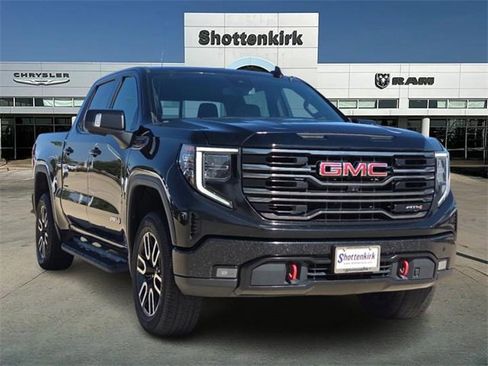 Used 2023 GMC Sierra 1500 AT4 w/ AT4 Preferred Package image 1