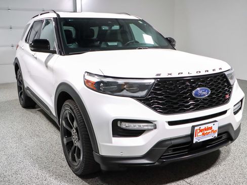 Used 2023 Ford Explorer ST w/ Equipment Group 401A image 5