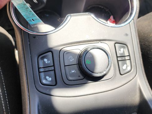 Used 2024 GMC Terrain SLE w/ Driver Convenience Package AWD/4WD image 8