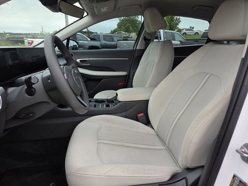 Certified 2025 Hyundai Sonata SE FWD image 14