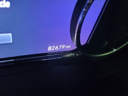 Used 2022 GMC Acadia SLT w/ GMC Pro Grade Package image 3